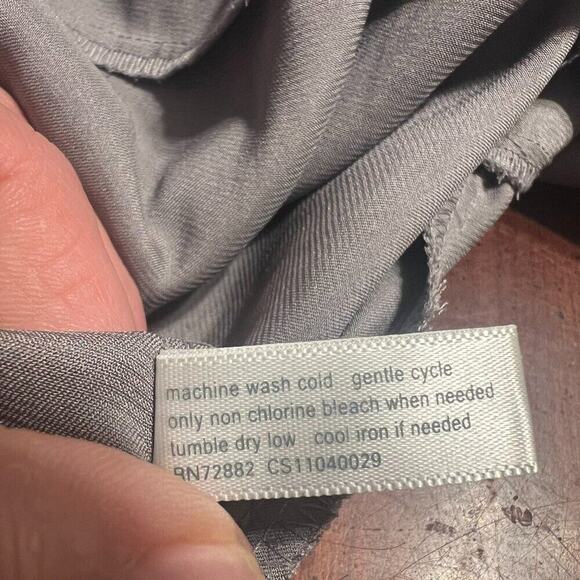 Fashion Bug Silver Grey 1X Layered Ruffly Sleeveless Women's Blouse Feminine - Picture 12 of 16